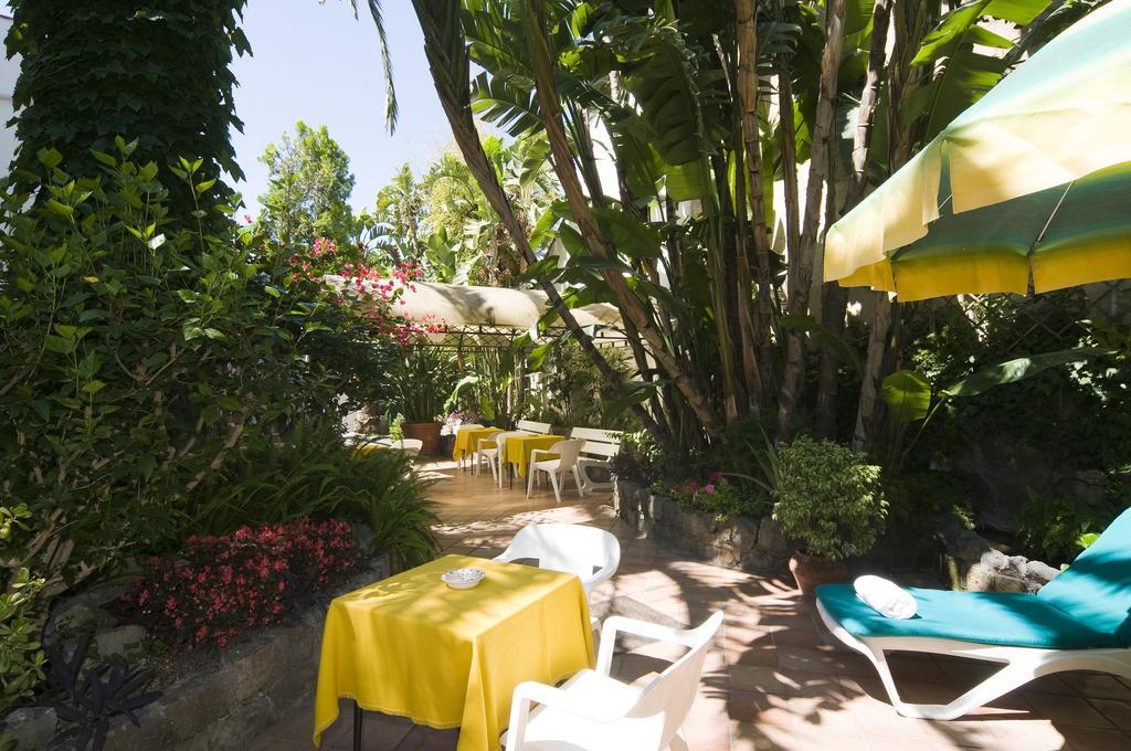 Hotel Villa Angelica Lacco Ameno  Exteriör bild